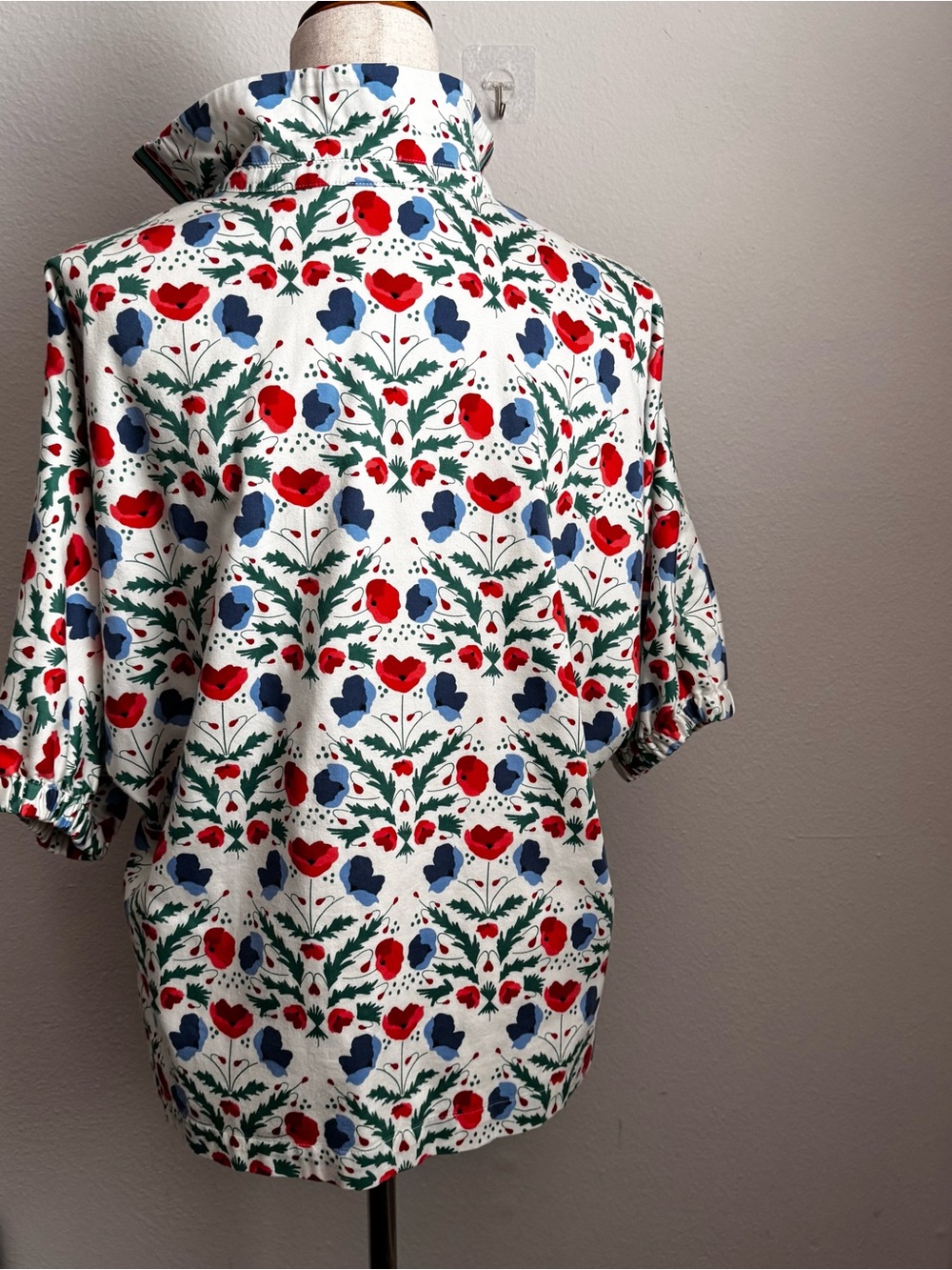 Emily McCarthy Floral Poppy Print Stand Collar Top Size M - Picture 5 of 9